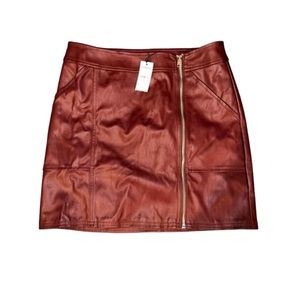 NWT Express Faux Leather skirt Size: 6 
Condition: New with tags! Never worn